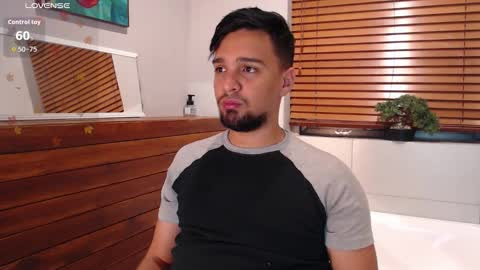 Snapshot of edward_maxx chatting on 09.15.25 Eduardo online show from 09.15.25