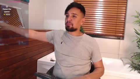 Snapshot of edward_maxx chatting on 09.24.25 Eduardo online show from 09.24.25