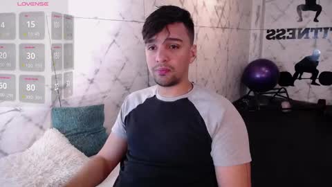 Snapshot of edward_maxx chatting on 10.20.25 Eduardo online show from 10.20.25