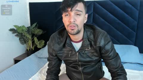 Snapshot of edward_maxx chatting on 10.26.25 Eduardo online show from 10.26.25