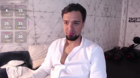 Snapshot of edward_maxx chatting on 11.30.25 Eduardo online show from 11.30.25