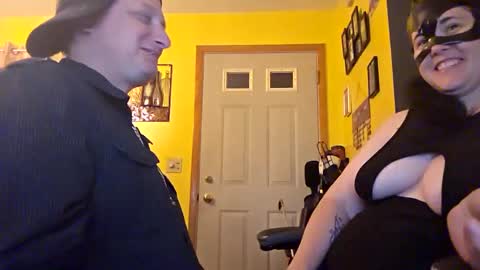 edwardaims_2please online show from 10.04.25