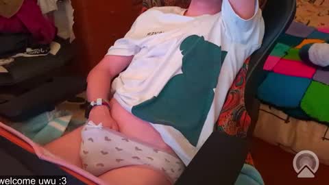 Snapshot of edwarh_01 chatting on 03.10.26 Alex online show from 03.10.26