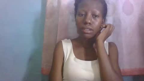 Snapshot of edwige770943 chatting on 04.01.26 edwige770943 online show from 04.01.26