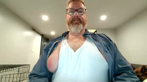 Snapshot of edyja chatting on 10.30.25 Eddya online show from 10.30.25