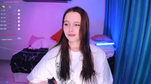 Snapshot of effie_lee chatting on 12.25.24 Effie online show from 12.25.24