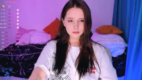 Snapshot of effie_lee chatting on 12.25.24 Effie online show from 12.25.24