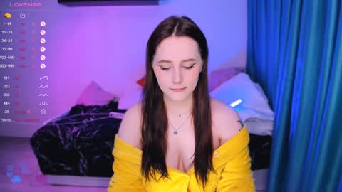 Snapshot of effie_lee chatting on 12.26.24 Effie online show from 12.26.24