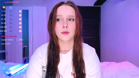 Snapshot of effie_lee chatting on 01.28.25 Effie online show from 01.28.25