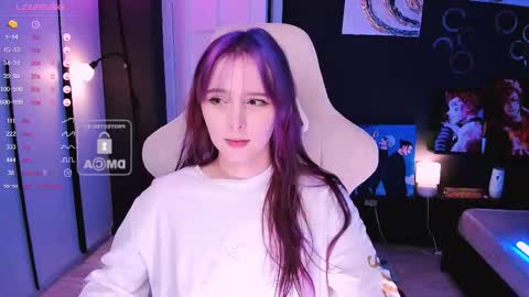 Snapshot of effie_lee chatting on 12.15.25 Effie online show from 12.15.25