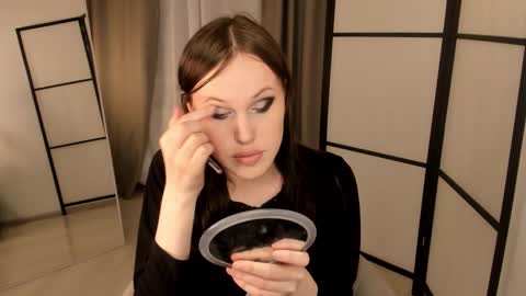 Effie Mur online show from 02.21.26