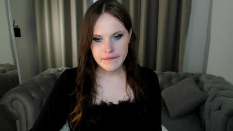 Effie Mur online show from 05.08.26