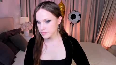 Effie Mur online show from 06.22.26