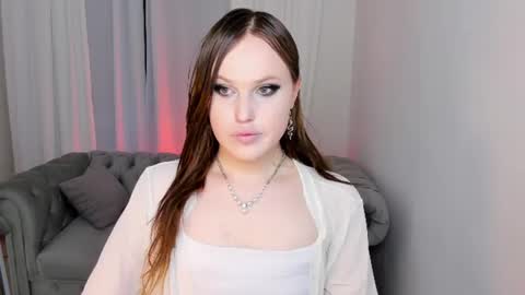Effie Mur online show from 07.17.26