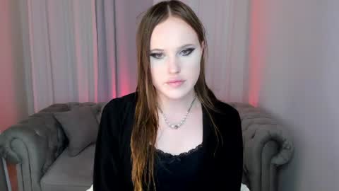 Effie Mur online show from 08.05.26