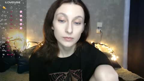 Snapshot of effy_gray chatting on 02.24.25 Anna online show from 02.24.25