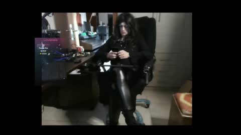 efi_crossou online show from 11.22.25