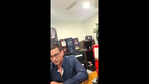 Snapshot of eguevara555500 chatting on 04.15.26 SilverBulture online show from 04.15.26