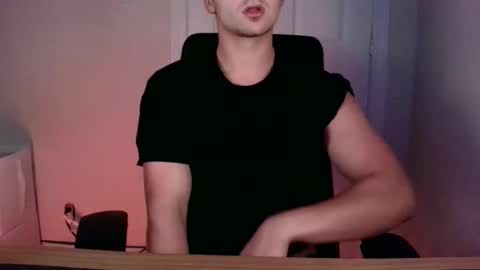 Snapshot of ehhchris chatting on 11.05.25 ehhchris online show from 11.05.25