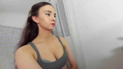 Snapshot of ehotlovea chatting on 07.11.26 Erik and Alice online show from 07.11.26