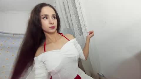 Snapshot of ehotlovea chatting on 07.26.26 Erik and Alice online show from 07.26.26