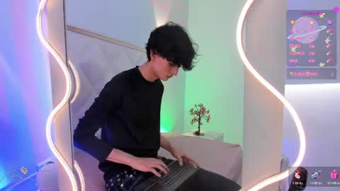 Snapshot of eidan_tay chatting on 04.10.26 eidan_tay online show from 04.10.26
