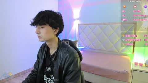Snapshot of eidan_tay chatting on 04.13.26 eidan_tay online show from 04.13.26