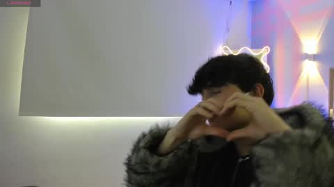 Snapshot of eidan_tay chatting on 04.15.26 eidan_tay online show from 04.15.26