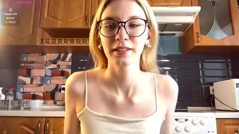 eileencrowday online show from 05.04.26