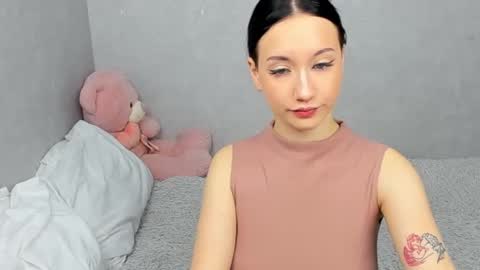 eileenmoores online show from 02.25.26