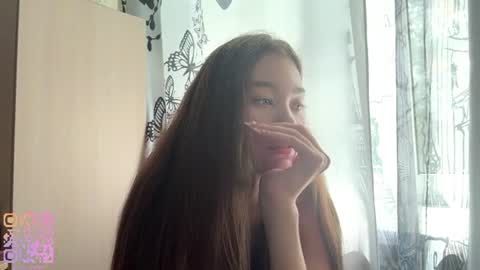 Snapshot of eilonwyrose chatting on 07.28.26 Esme online show from 07.28.26