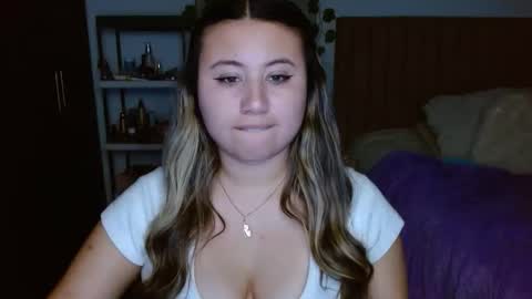 Snapshot of eimy_collin chatting on 11.08.25 EIMY MODEL INDEPENDENT online show from 11.08.25