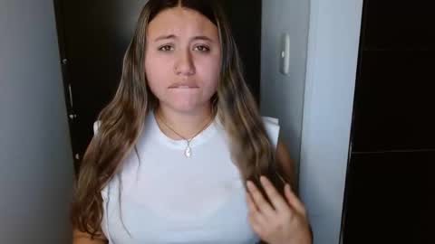 Snapshot of eimy_collin chatting on 11.11.25 EIMY MODEL INDEPENDENT online show from 11.11.25