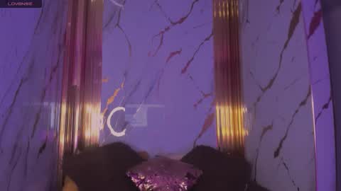 Snapshot of eimy_skinny chatting on 02.14.26 eimy online show from 02.14.26