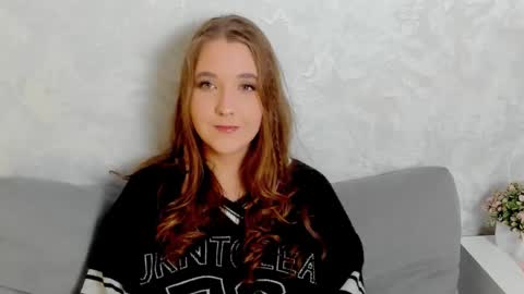 Snapshot of eirawise chatting on 12.02.25 EiraWise online show from 12.02.25