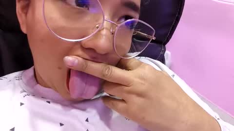 Snapshot of eireneninon chatting on 11.29.25 Eirene online show from 11.29.25