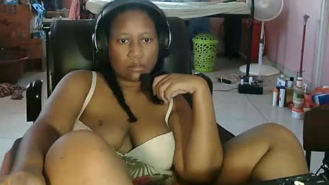 Eirondra Valeen online show from 04.26.26