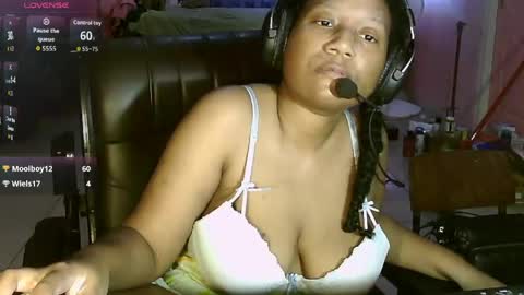 Snapshot of eirondra_valeen chatting on 05.26.26 Eirondra Valeen online show from 05.26.26