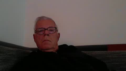 Snapshot of eisbaer1957 chatting on 10.19.25 eisbaer1957 online show from 10.19.25