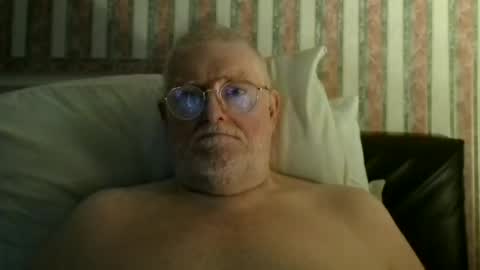 Snapshot of eketman1964 chatting on 12.13.25 eketman1964 online show from 12.13.25