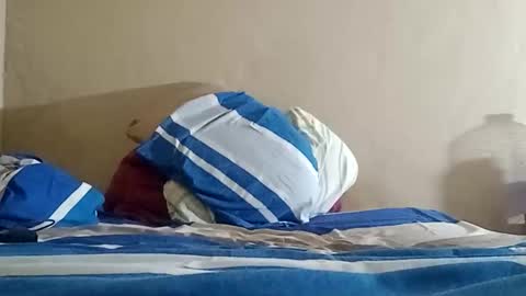 Snapshot of el131140 chatting on 12.21.25 Sebastin online show from 12.21.25