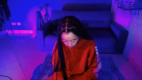 Snapshot of ela_0 chatting on 01.12.25 Ela Help me reach 100 thumbs up online show from 01.12.25