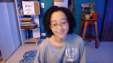 Snapshot of ela_0 chatting on 11.05.25 Ela Help me reach 100 thumbs up online show from 11.05.25