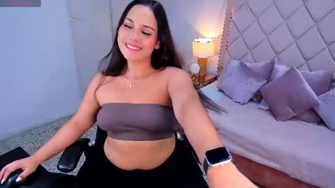 Snapshot of ela_beli chatting on 06.19.26 Ela Beli online show from 06.19.26