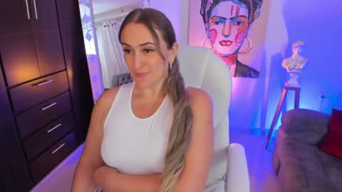 Snapshot of ela_ps chatting on 01.30.25 LOREIN online show from 01.30.25