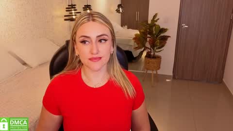 Snapshot of ela_ps chatting on 10.06.25 LOREIN online show from 10.06.25