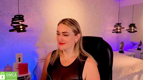 Snapshot of ela_ps chatting on 10.20.25 LOREIN online show from 10.20.25