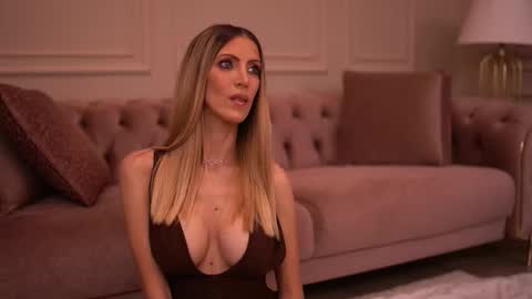 Ella online show from 10.24.25