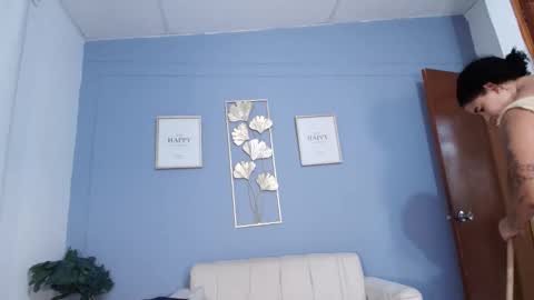 elah_sophia2 online show from 10.16.25