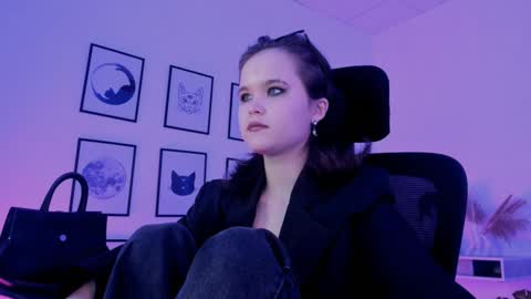 Snapshot of elainebeness chatting on 12.17.24 Your sweet girl online show from 12.17.24